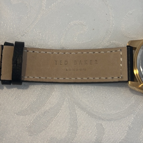 EUC Ted Baker Woman’s Wrist Watch. - Picture 5 of 10
